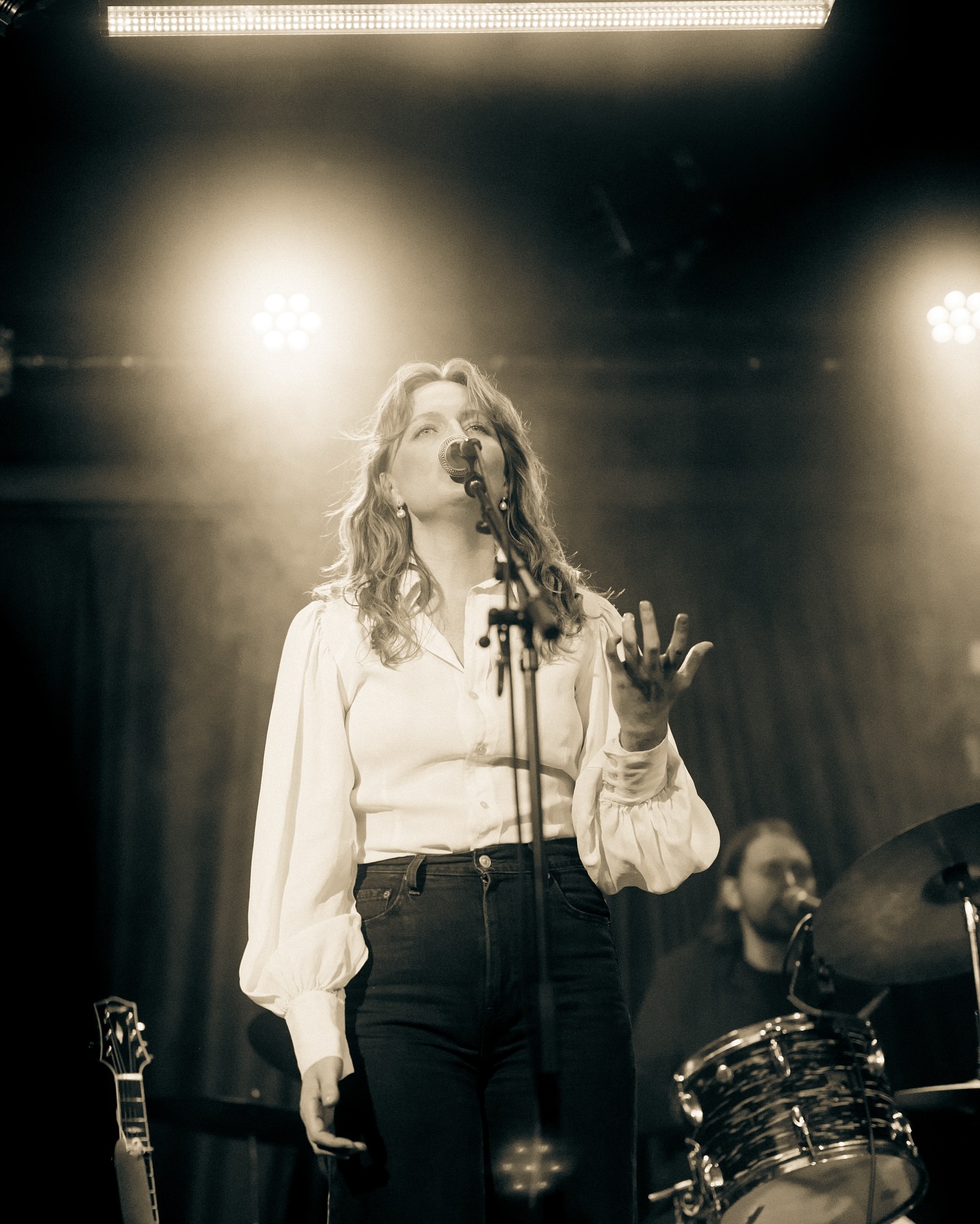 Louien live at Bar Brooklyn, Stockholm, photo 7 of 10.