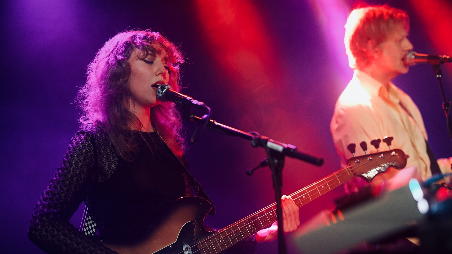 Julia Logan live at Nalen, photograph 5 of 9.