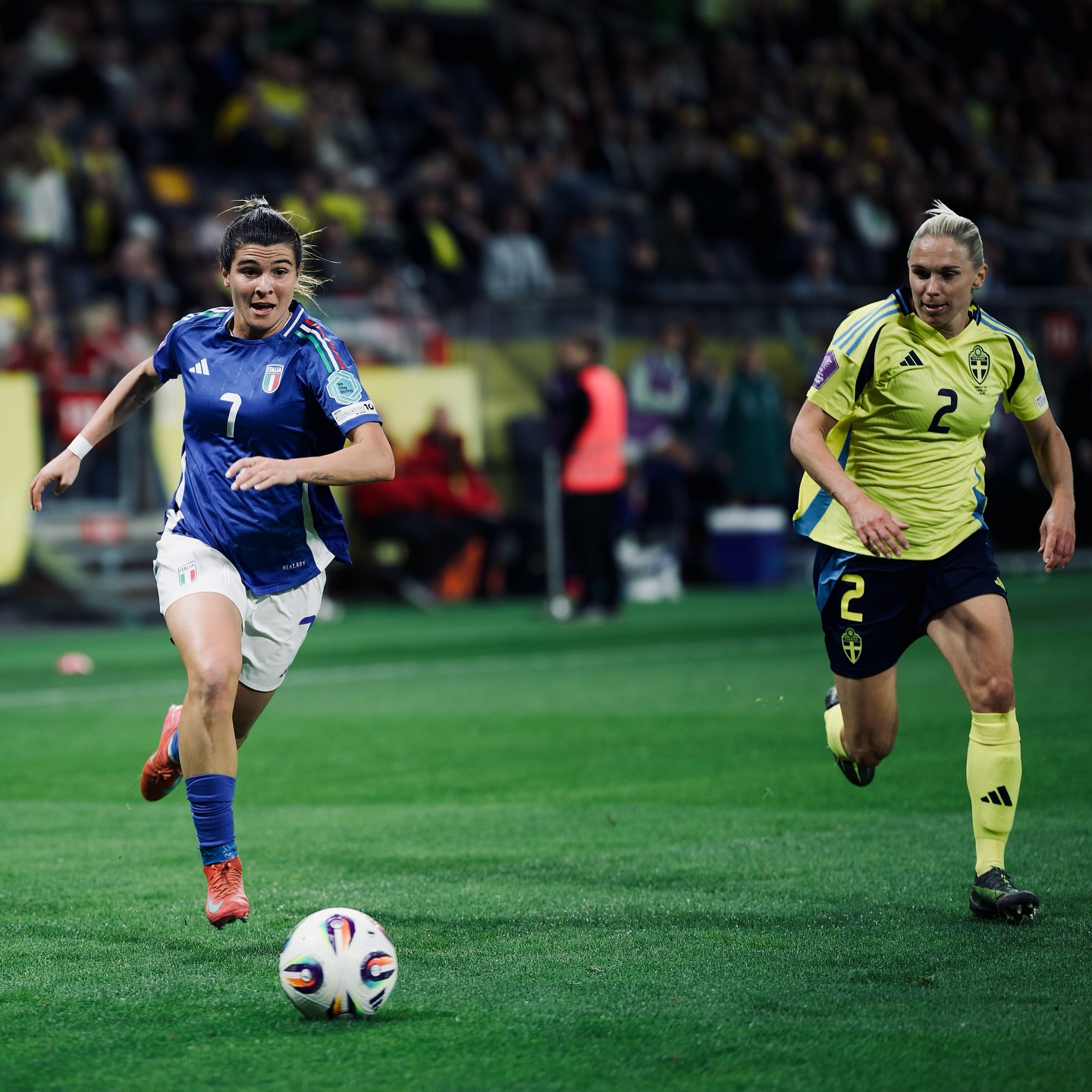 Rolfö’s stoppage-time penalty gives Sweden 3–2 win over Italy — photograph 4.