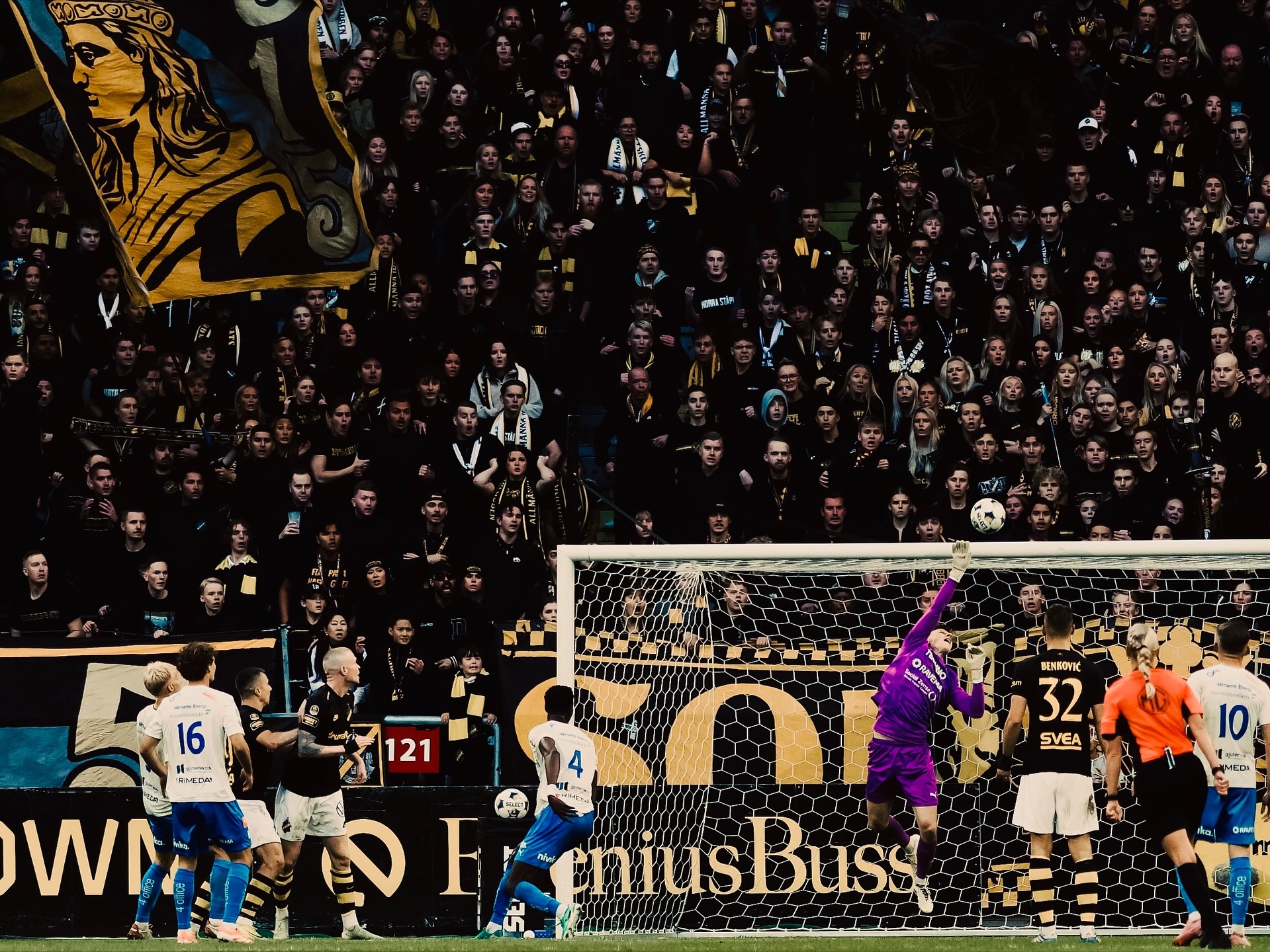 Värnamo take 3–2 away win against AIK — photograph 11.