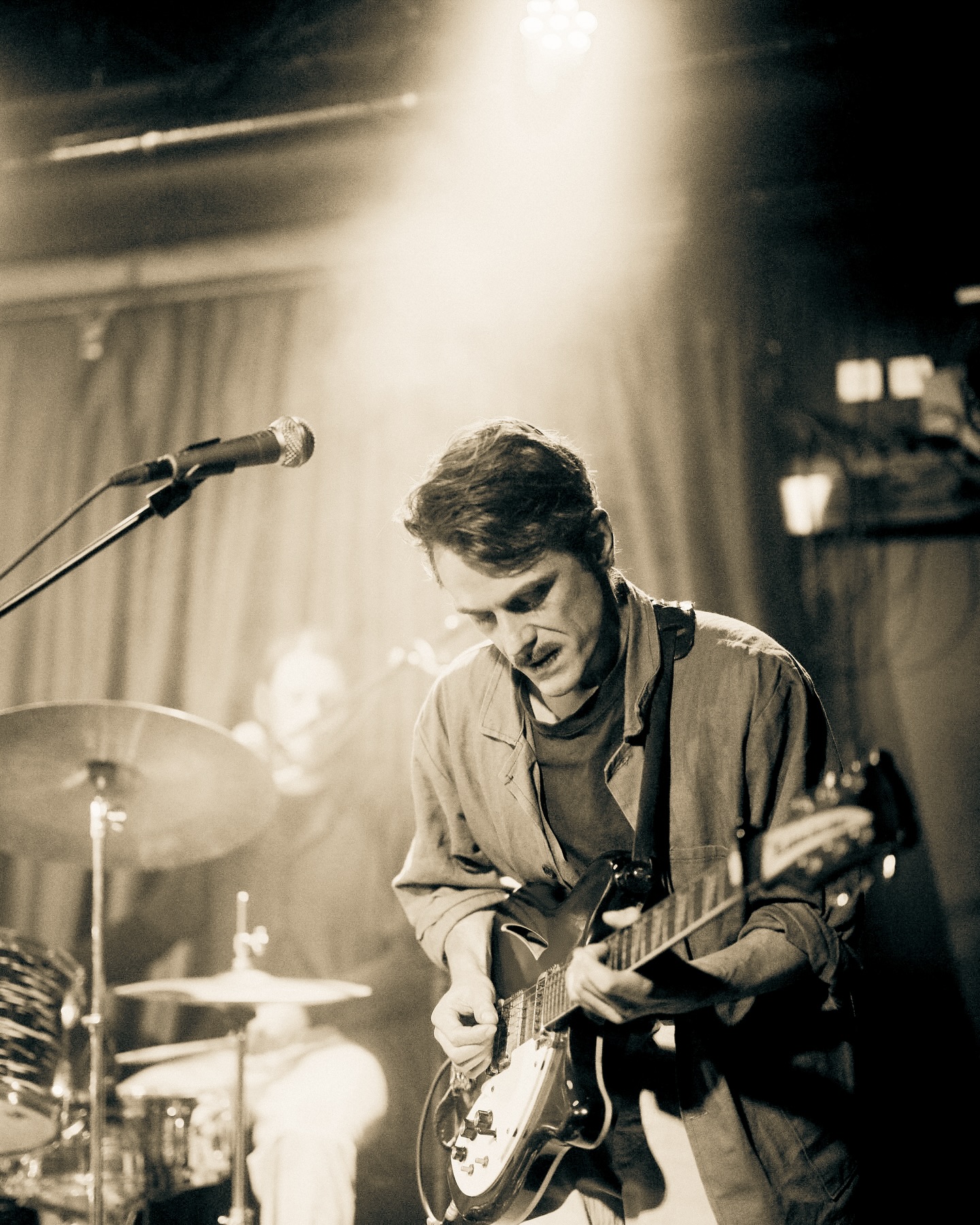 Louien live at Bar Brooklyn, Stockholm, photo 4 of 10.