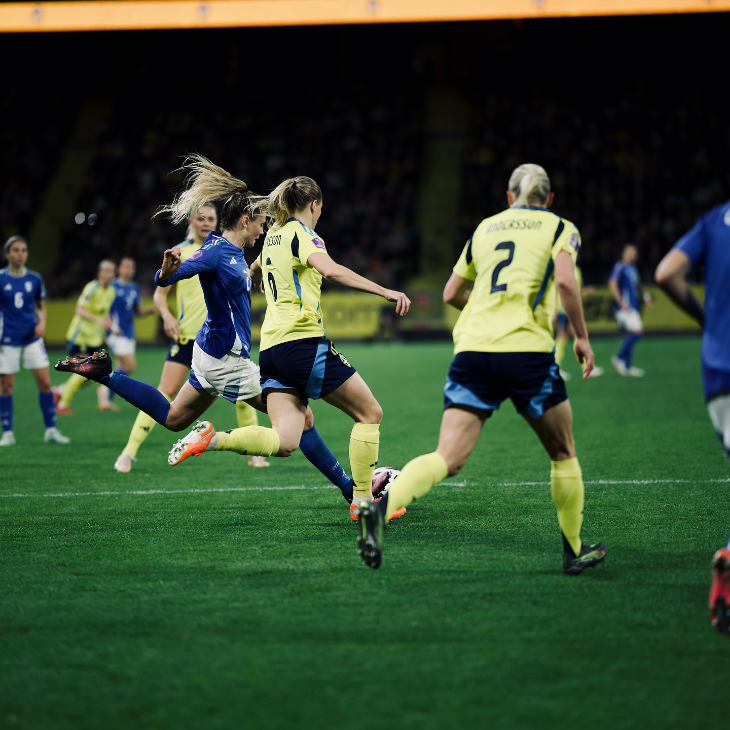 Rolfö’s stoppage-time penalty gives Sweden 3–2 win over Italy — photograph 3.