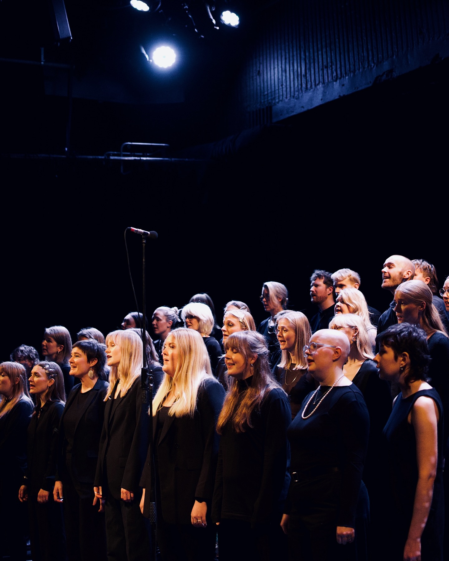 Stockholm Independent Choir live at Ö2 Scenkonst, photo 4 of 7.