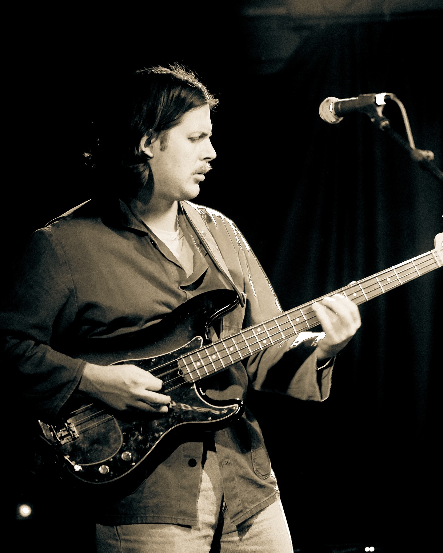 Louien live at Bar Brooklyn, Stockholm, photo 6 of 10.