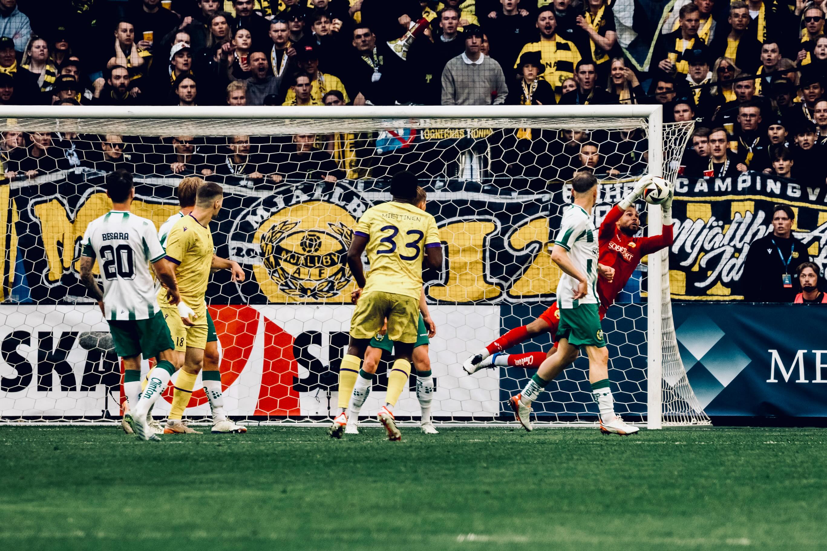 Mjällby lift first Swedish Cup after beating Hammarby — photograph 12.