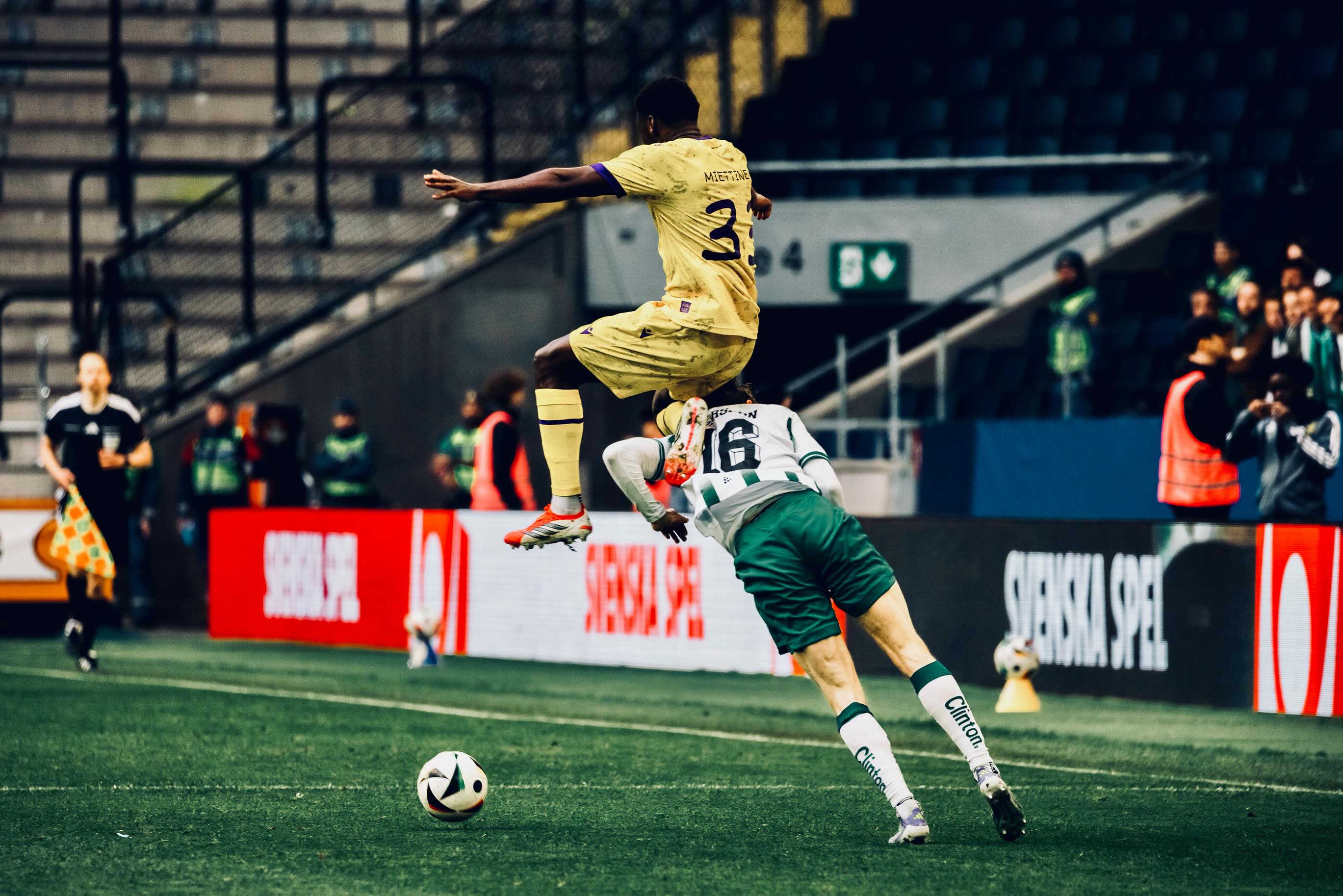 Mjällby lift first Swedish Cup after beating Hammarby — photograph 2.