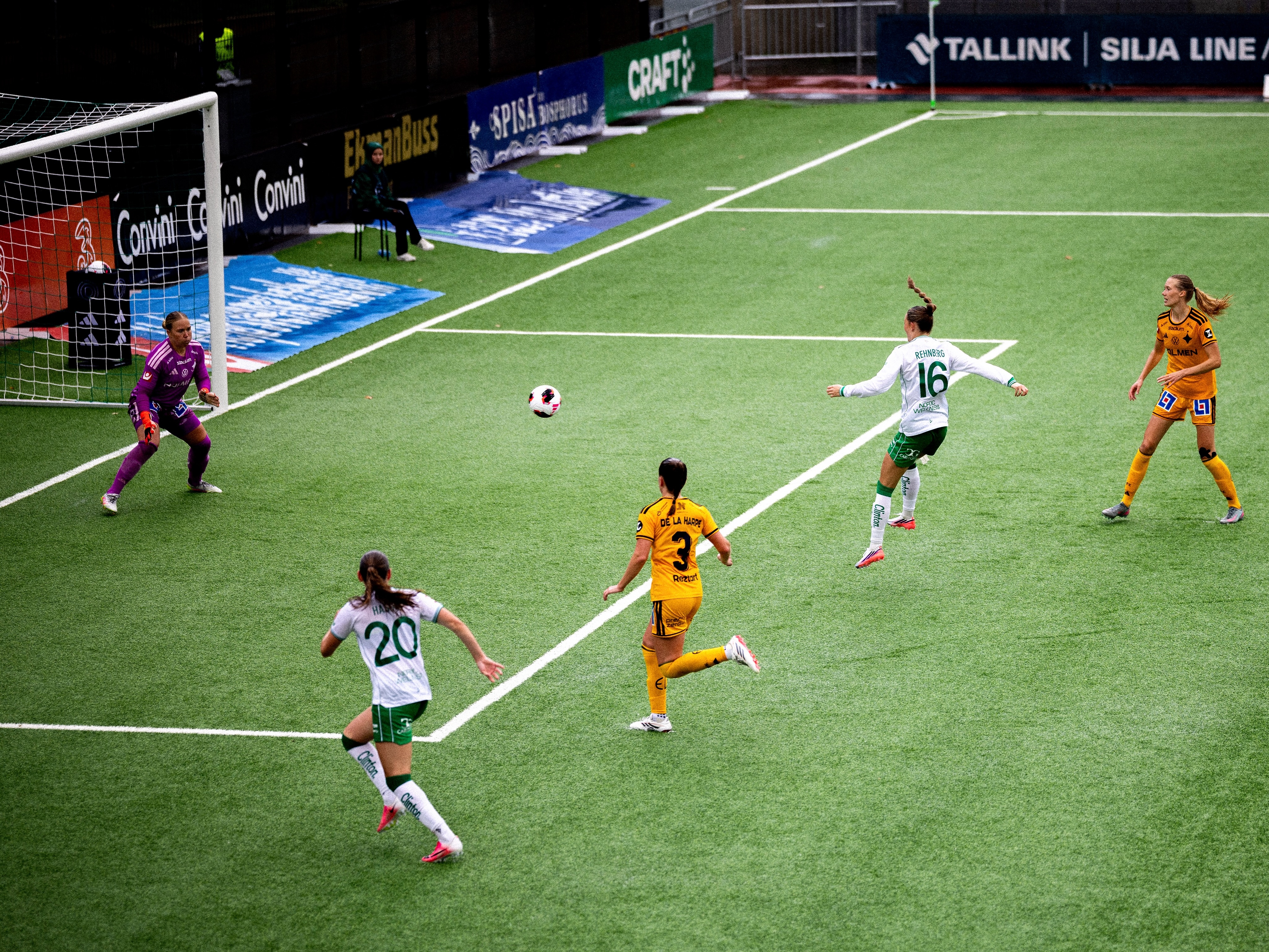 Hammarby strike twice after the break to beat Norrköping — photograph 15.