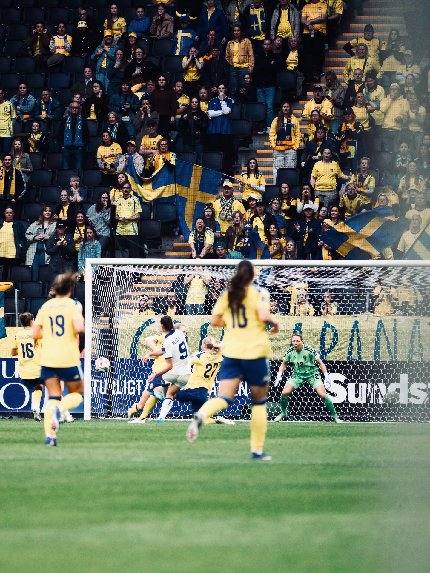 Blackstenius winner earns Sweden vital qualifying points — photograph 10.