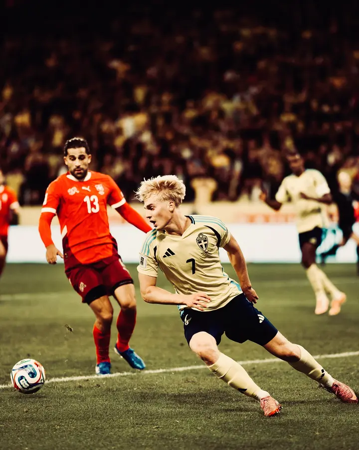 Switzerland defeat Sweden 2–0 in Solna World Cup qualifier — photograph 1.