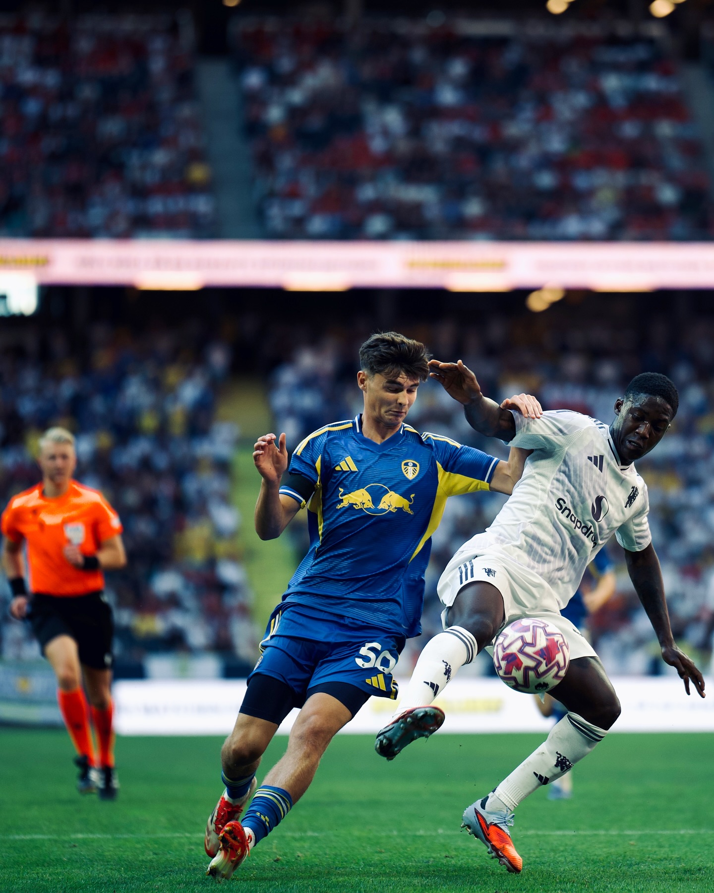 Manchester United and Leeds share goalless Stockholm opener — photograph 11.