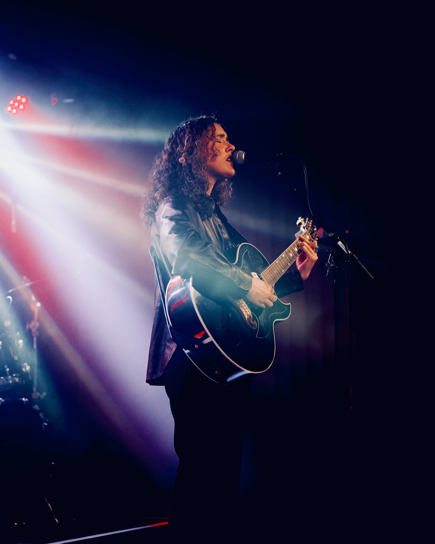 Julia Logan live at Nalen, photograph 1 of 9.