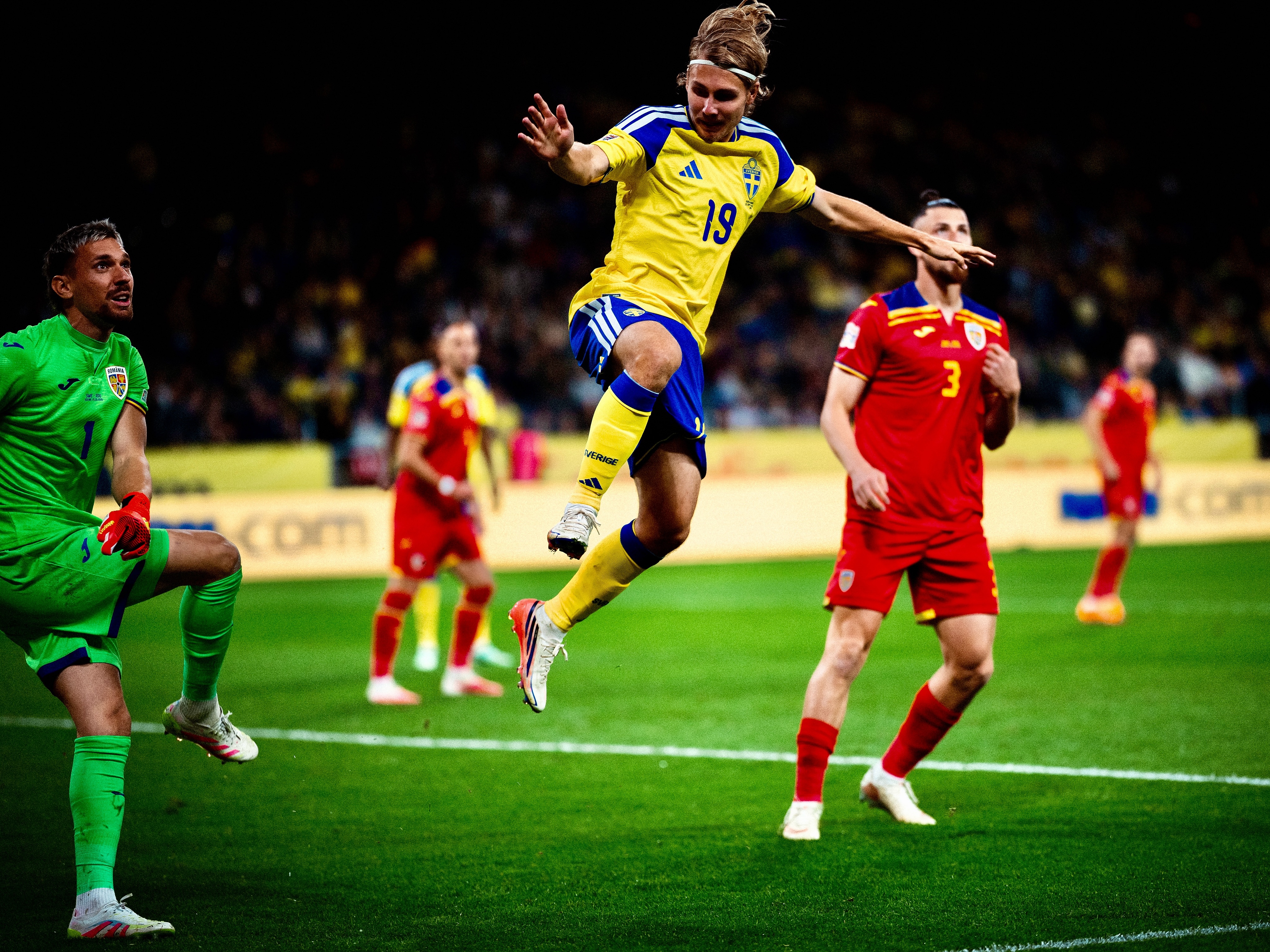 Sweden open Nations League campaign with Romania win — photograph 12.