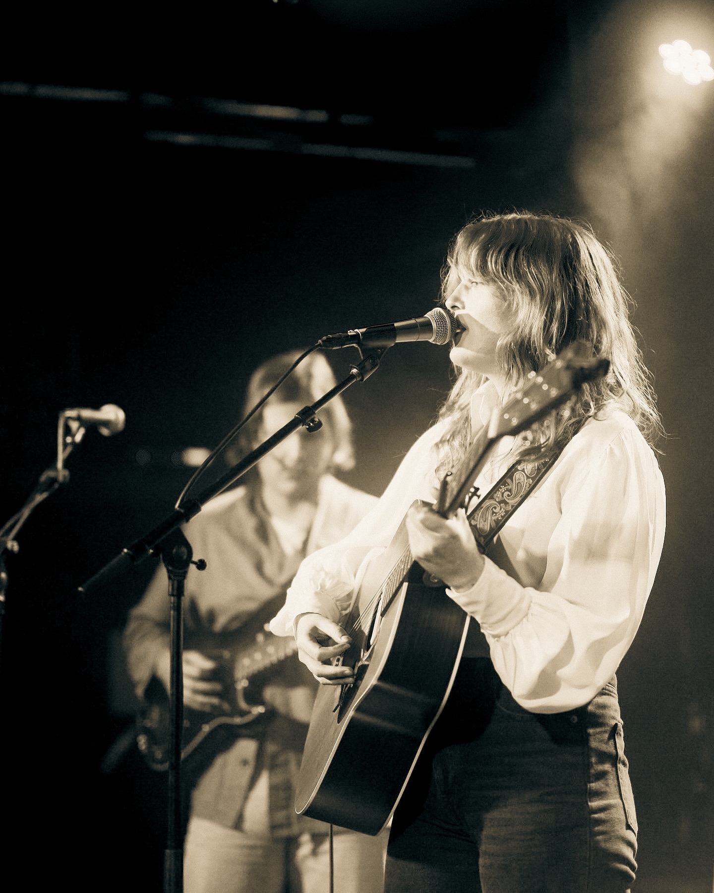 Louien live at Bar Brooklyn, Stockholm, photo 9 of 10.